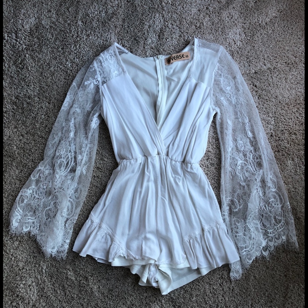 NORDSTROM WHITE LACE ROMPER SIZE XS